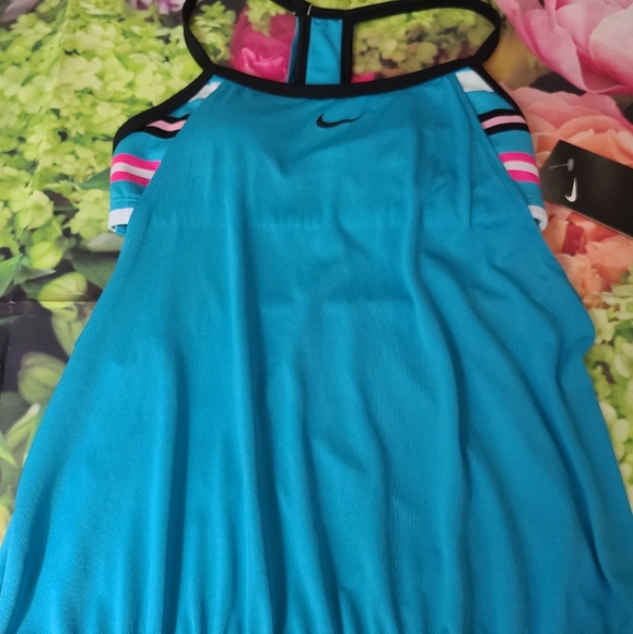 Nike Tops - Nwt nike tank with sports bra womens small new